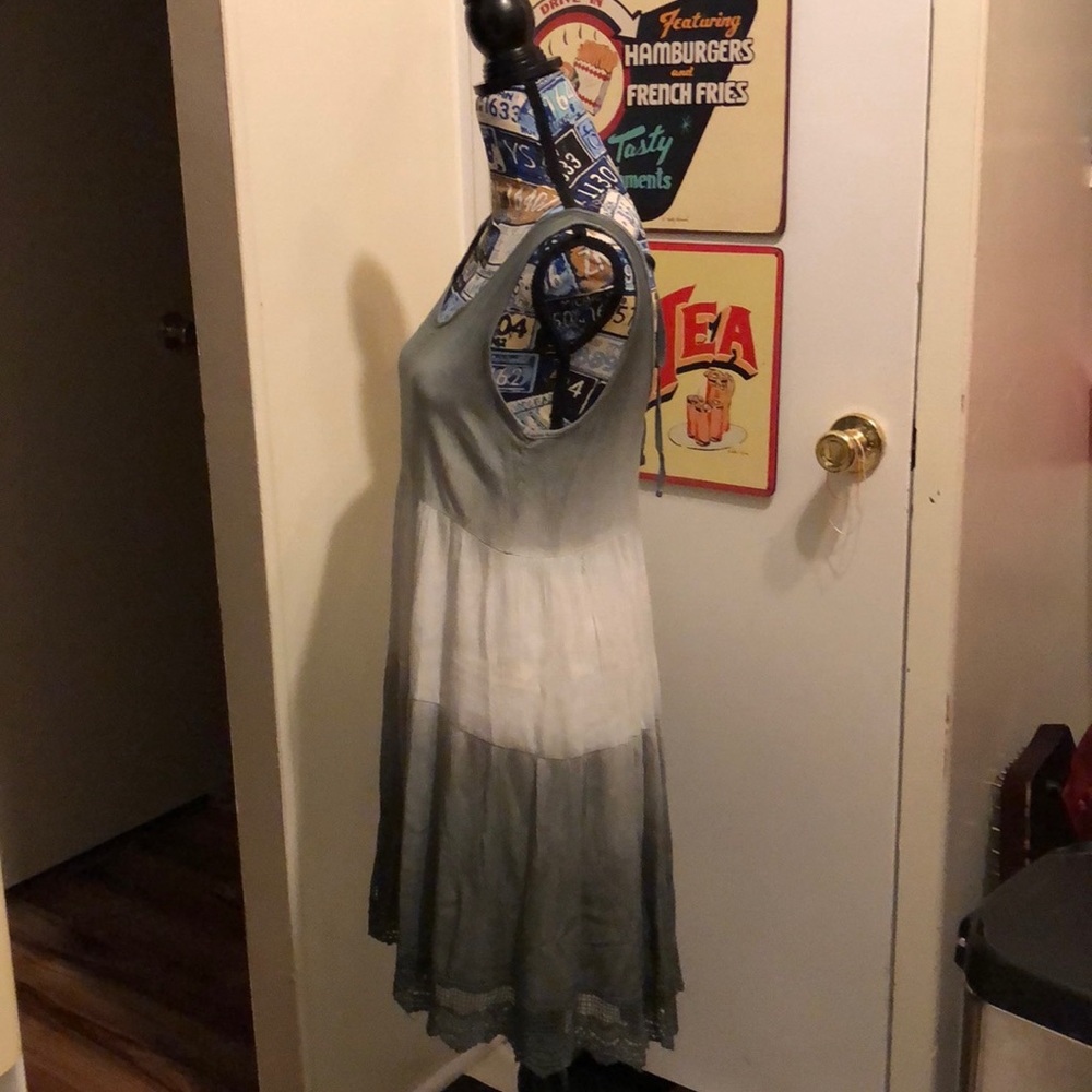 ALTAR,D STATE DRESS - Picture 3 of 7